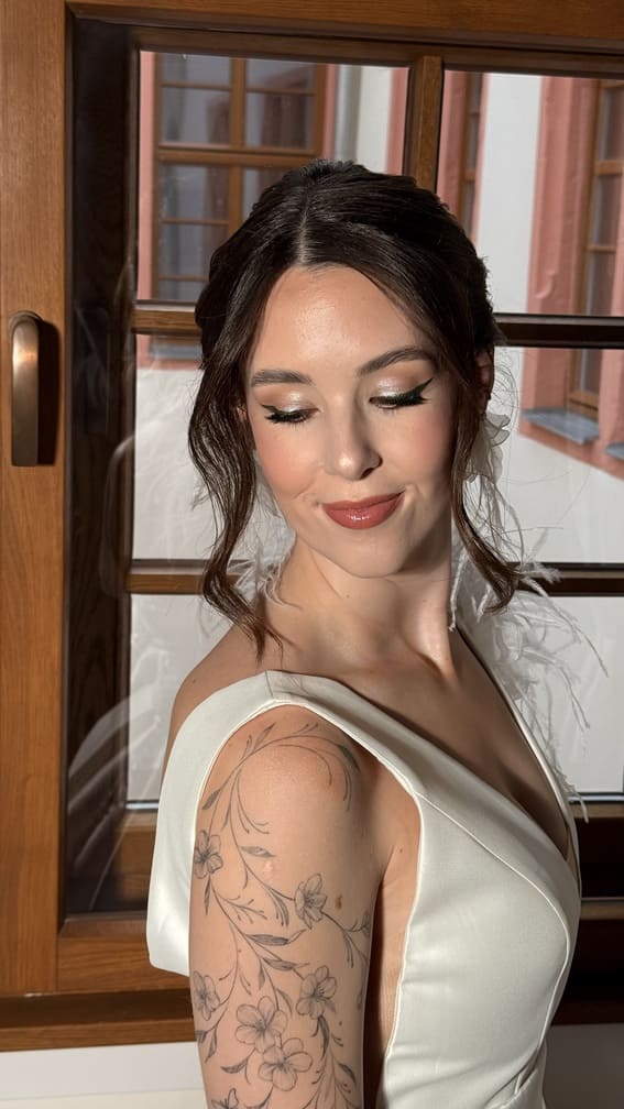 Didi Hair & Make-Up_Glow-Make-Up_Braut mit Tatoo