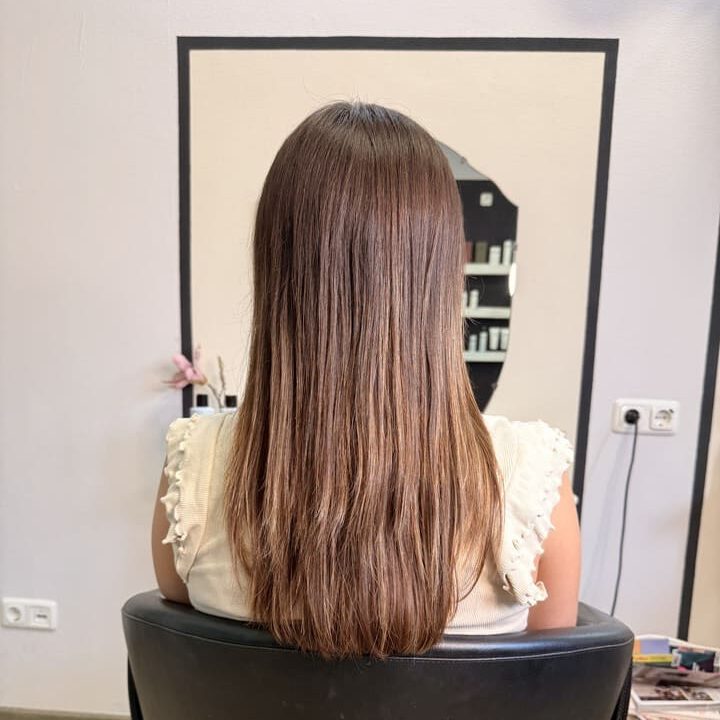 Didi Hair & Makeup Keratinglättung braunes Haar