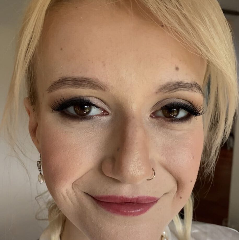Natürliches Braut Make-up mit offenen Augen
